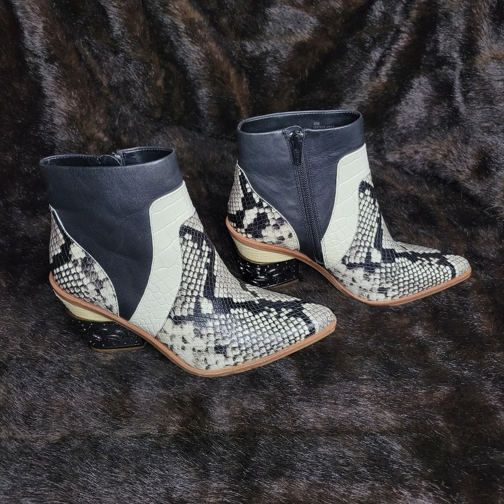 Gianni Bini Eviee Snake Print‎ Metal Block Heel Western Booties 6M